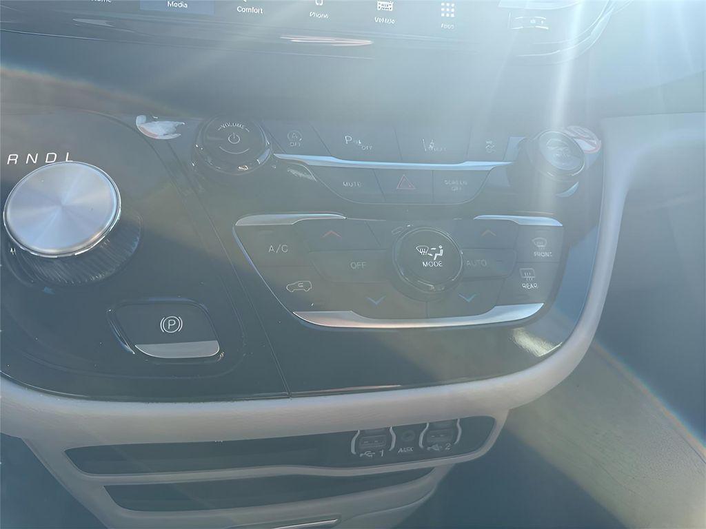 used 2024 Chrysler Pacifica car, priced at $27,775