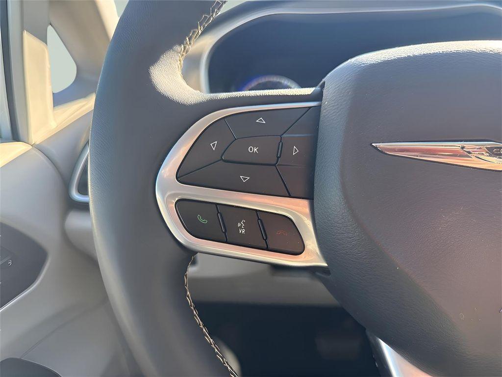 used 2024 Chrysler Pacifica car, priced at $27,775