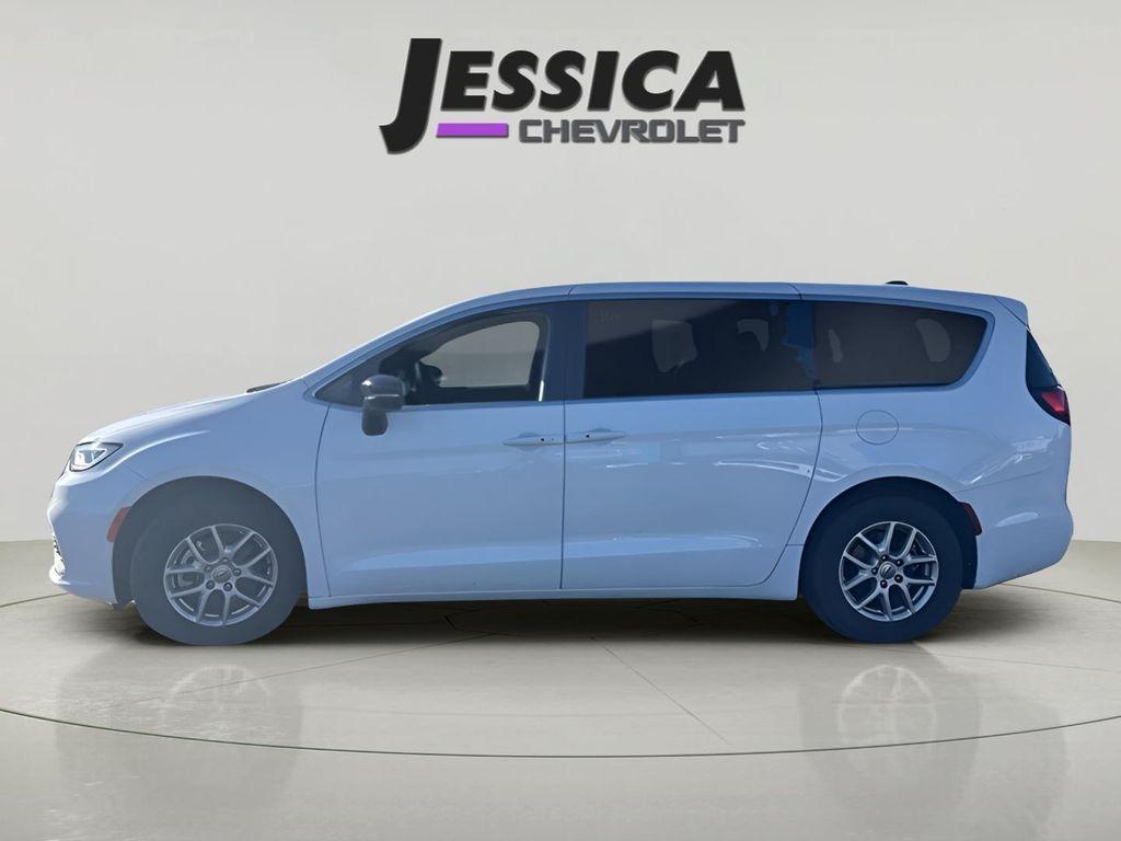used 2024 Chrysler Pacifica car, priced at $27,775
