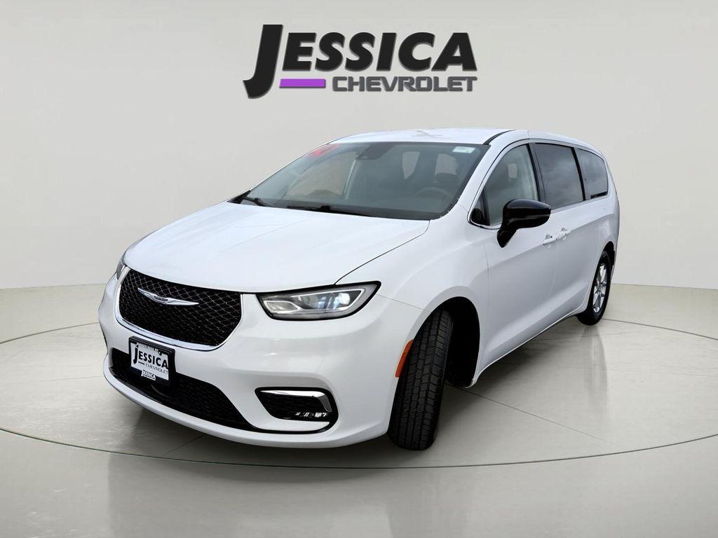 used 2024 Chrysler Pacifica car, priced at $24,559