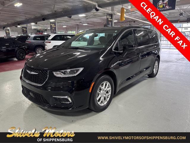 used 2024 Chrysler Pacifica car, priced at $30,944
