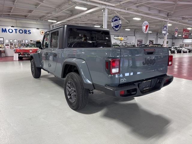 new 2025 Jeep Gladiator car, priced at $43,036
