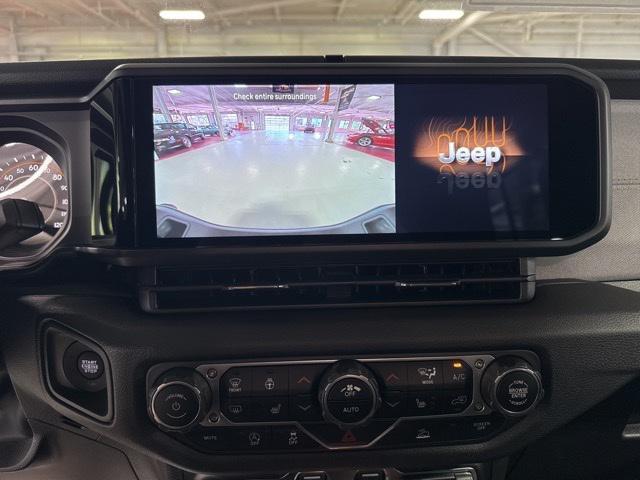 new 2025 Jeep Gladiator car, priced at $43,036