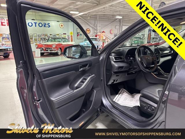 used 2020 Toyota Highlander car, priced at $24,987