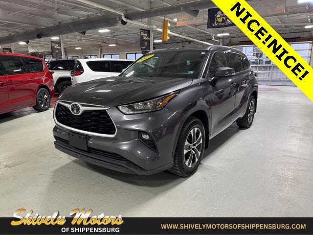 used 2020 Toyota Highlander car, priced at $24,987