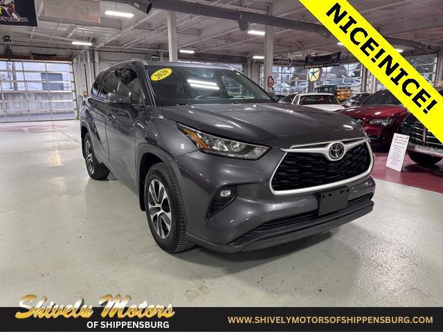 used 2020 Toyota Highlander car, priced at $24,987