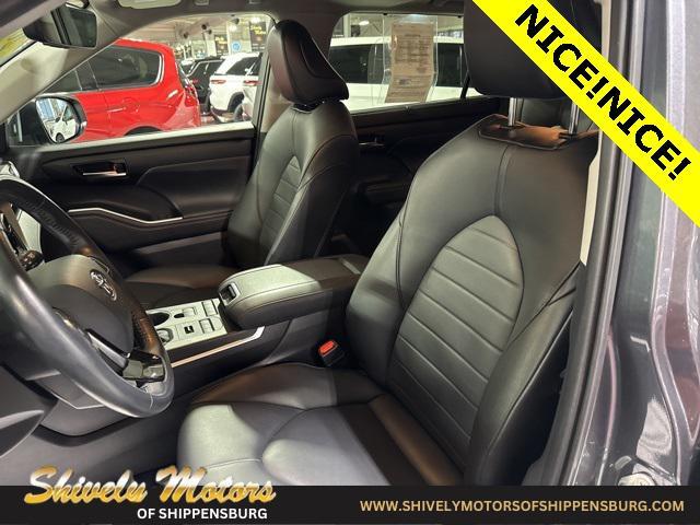 used 2020 Toyota Highlander car, priced at $24,987