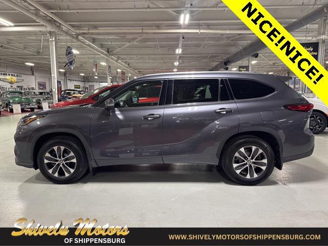 used 2020 Toyota Highlander car, priced at $24,987