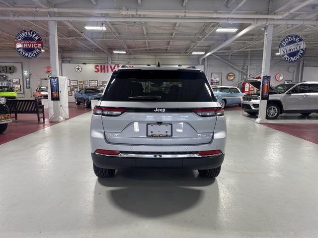 new 2025 Jeep Grand Cherokee car, priced at $43,771