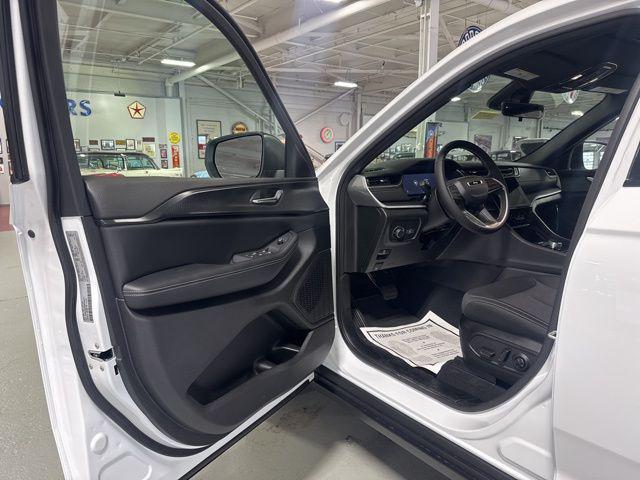 new 2025 Jeep Grand Cherokee car, priced at $36,410