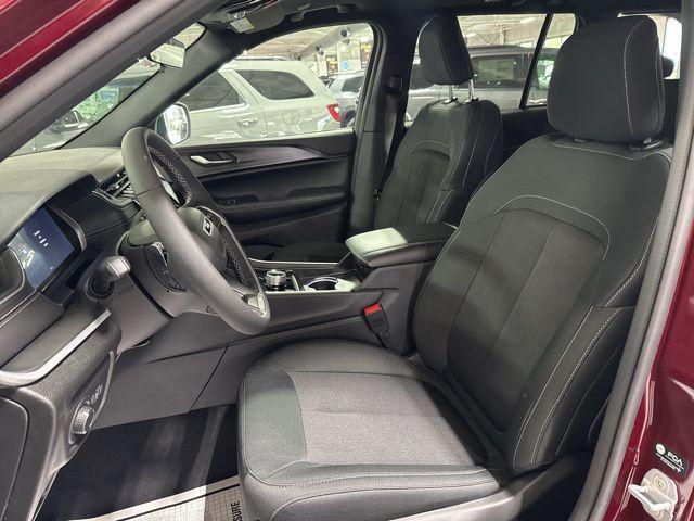 new 2025 Jeep Grand Cherokee car, priced at $38,245