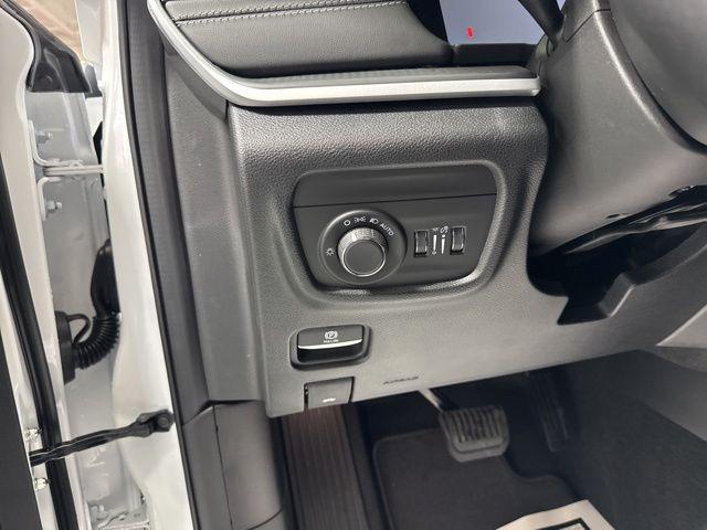 new 2025 Jeep Grand Cherokee car, priced at $38,167