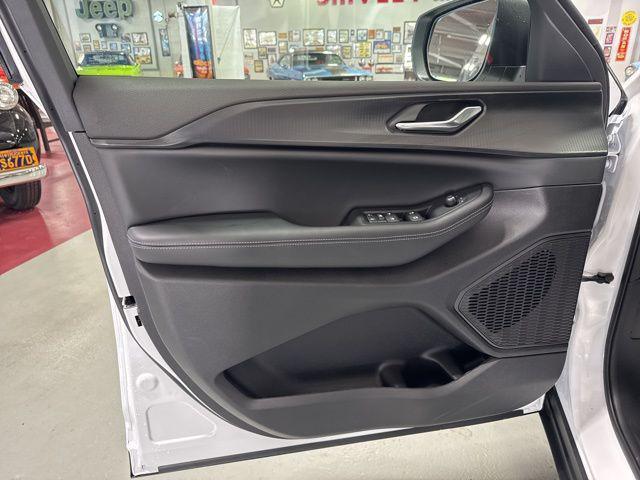 new 2025 Jeep Grand Cherokee car, priced at $38,167