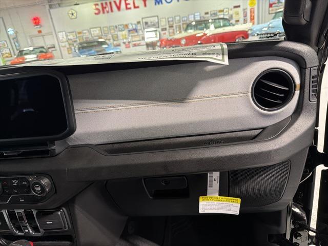 new 2025 Jeep Gladiator car, priced at $42,547