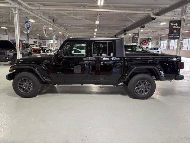 new 2025 Jeep Gladiator car, priced at $42,547