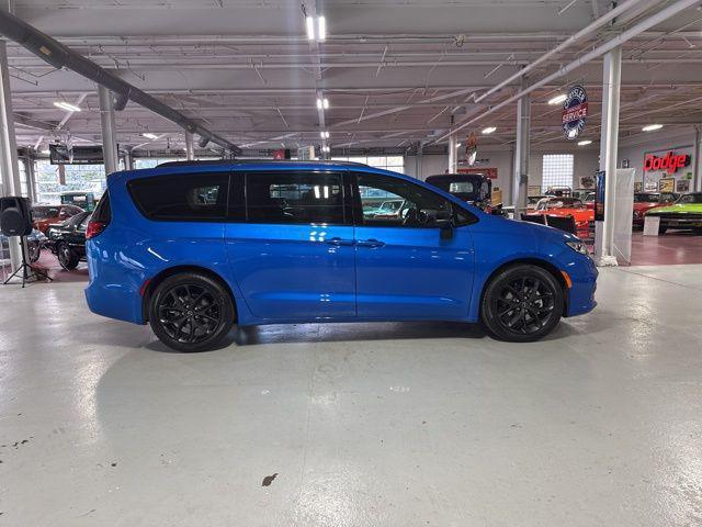 new 2026 Chrysler Pacifica car, priced at $46,660