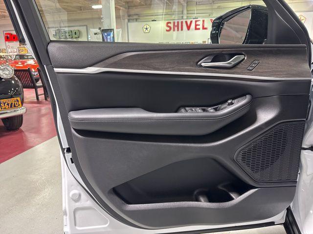 new 2025 Jeep Grand Cherokee car, priced at $46,326