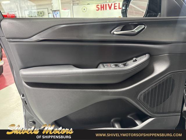 new 2025 Jeep Grand Cherokee L car, priced at $45,344