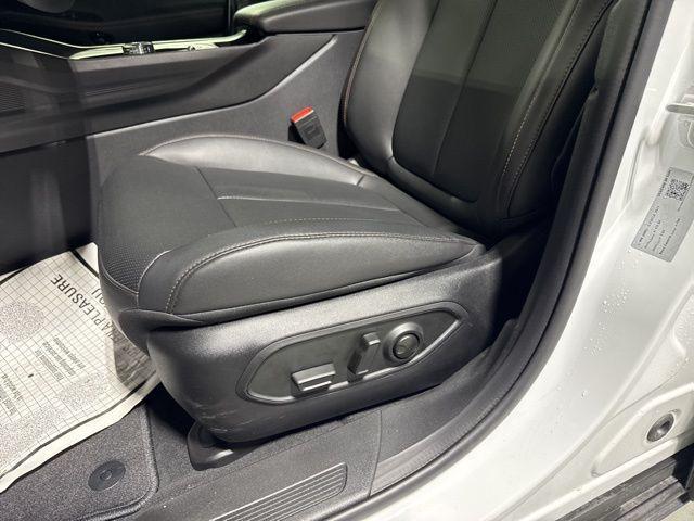 new 2026 Jeep Cherokee car, priced at $41,798