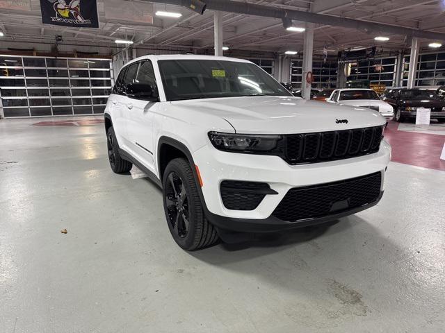 new 2025 Jeep Grand Cherokee car, priced at $44,024