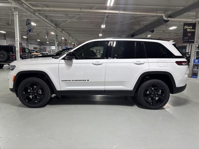 new 2025 Jeep Grand Cherokee car, priced at $44,024