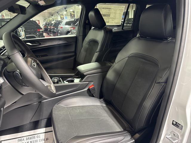 new 2025 Jeep Grand Cherokee car, priced at $44,024