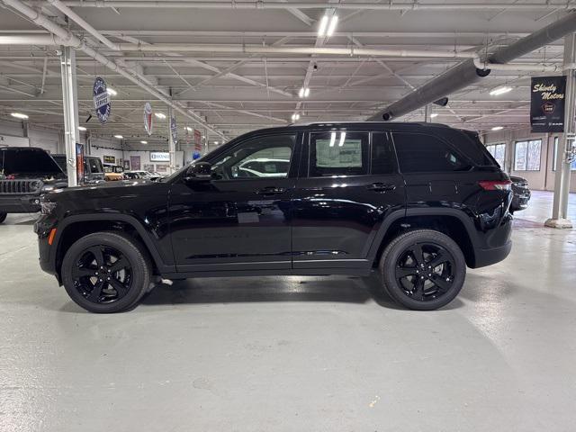 new 2025 Jeep Grand Cherokee car, priced at $42,054