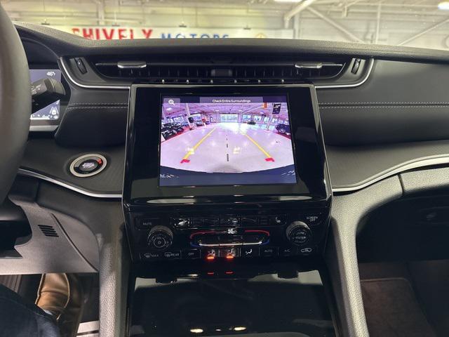 new 2025 Jeep Grand Cherokee car, priced at $42,054