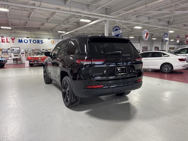 new 2025 Jeep Grand Cherokee car, priced at $42,054