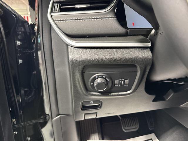 new 2025 Jeep Grand Cherokee car, priced at $42,054