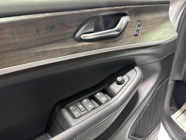 new 2025 Jeep Grand Cherokee car, priced at $47,485