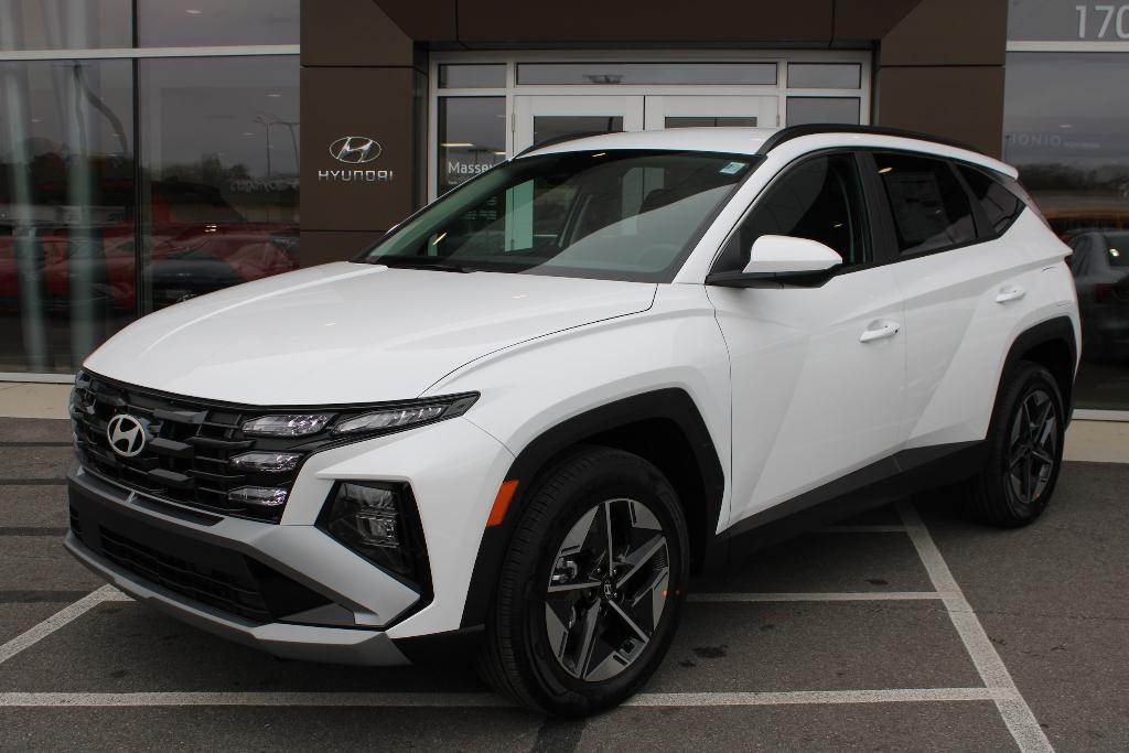 new 2026 Hyundai TUCSON Hybrid car, priced at $34,623
