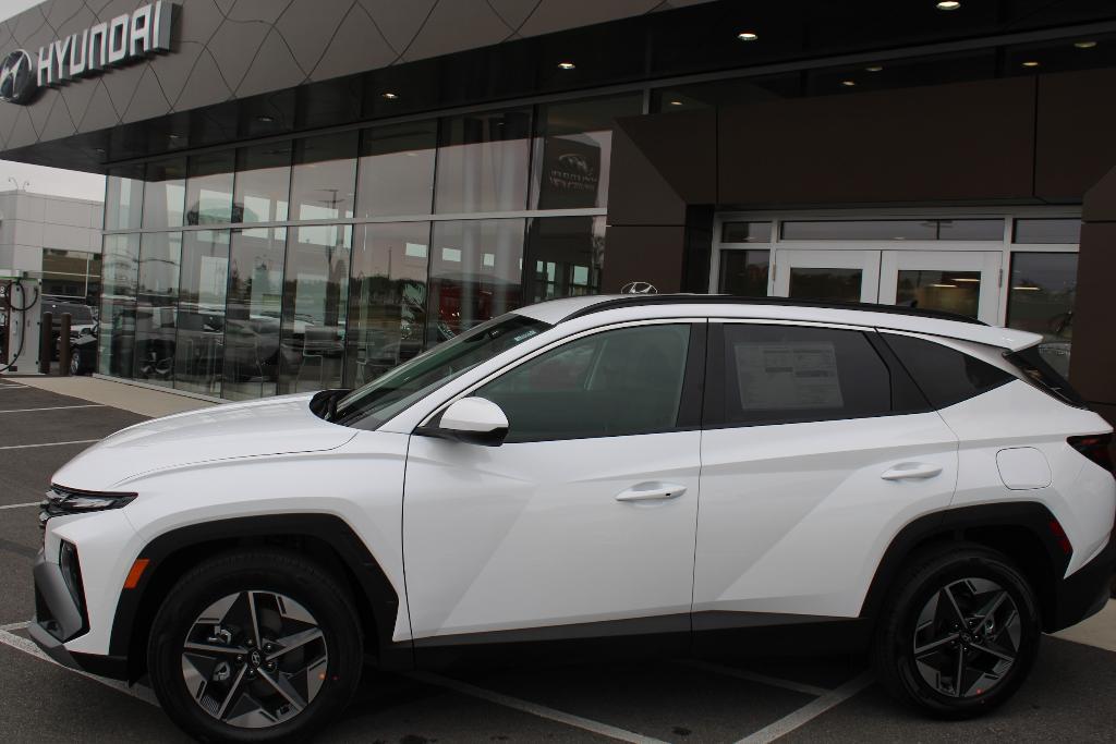 new 2026 Hyundai TUCSON Hybrid car, priced at $34,623