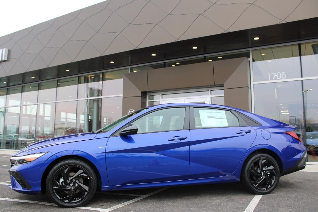 new 2026 Hyundai ELANTRA HEV car, priced at $28,557