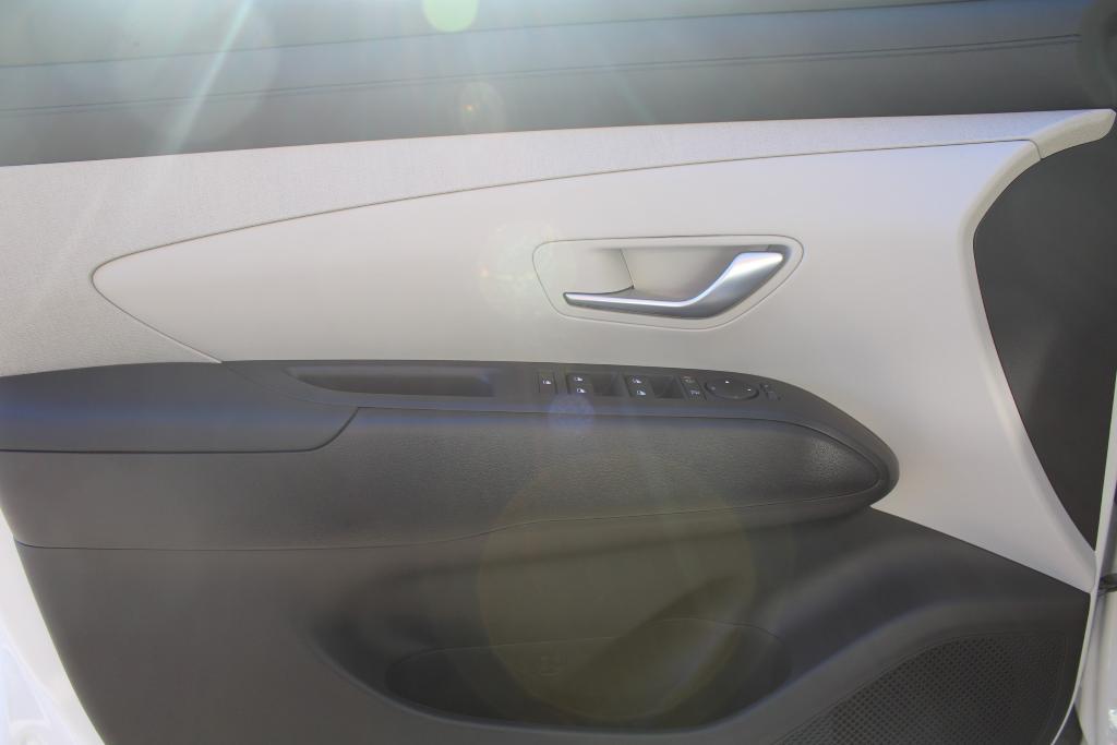 new 2026 Hyundai TUCSON Hybrid car, priced at $35,439