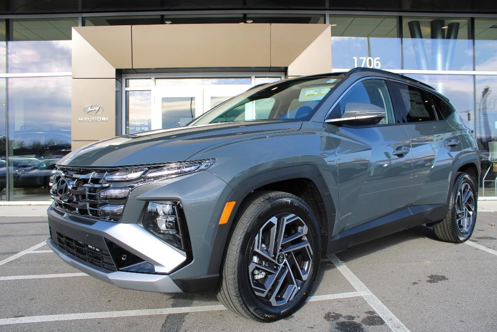new 2026 Hyundai TUCSON Hybrid car, priced at $42,853