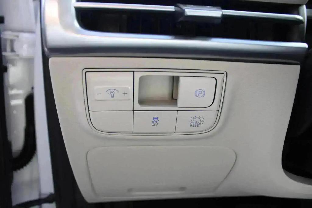 new 2026 Hyundai TUCSON Hybrid car, priced at $33,126