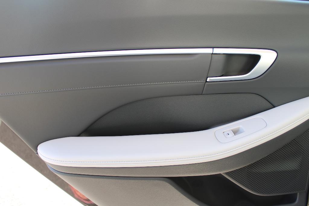 new 2026 Hyundai Sonata Hybrid car, priced at $40,604