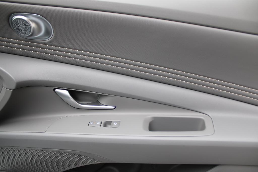 new 2026 Hyundai ELANTRA HEV car, priced at $29,087