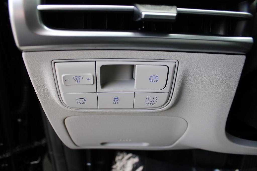 new 2026 Hyundai TUCSON Hybrid car, priced at $42,853