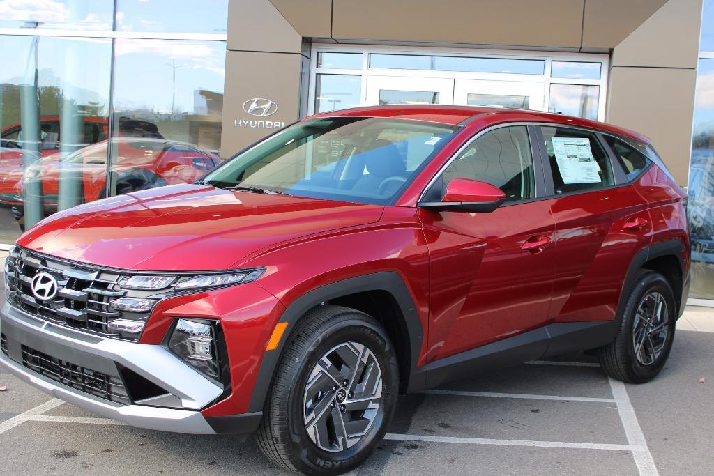 new 2026 Hyundai TUCSON Hybrid car, priced at $33,126