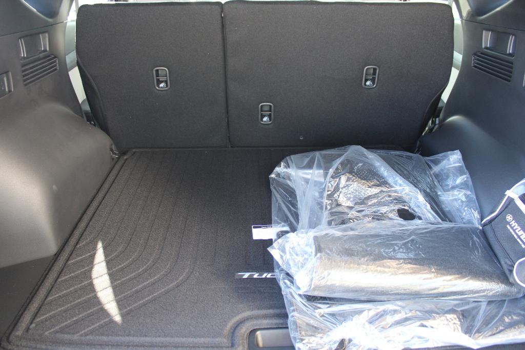 new 2026 Hyundai TUCSON Hybrid car, priced at $42,853