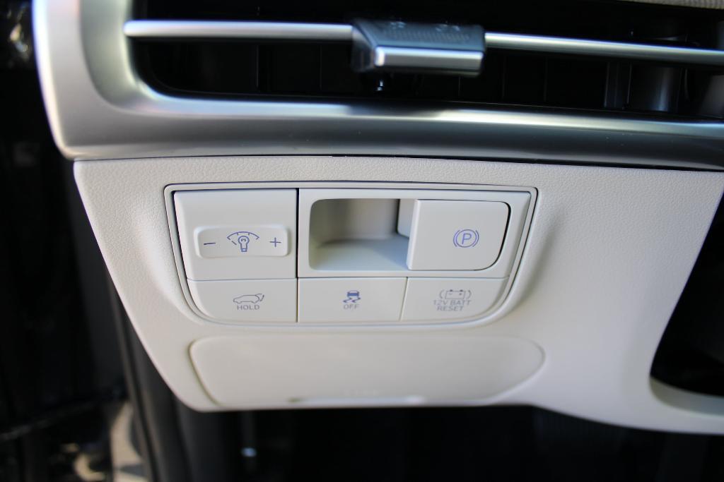 new 2026 Hyundai TUCSON Hybrid car, priced at $42,853