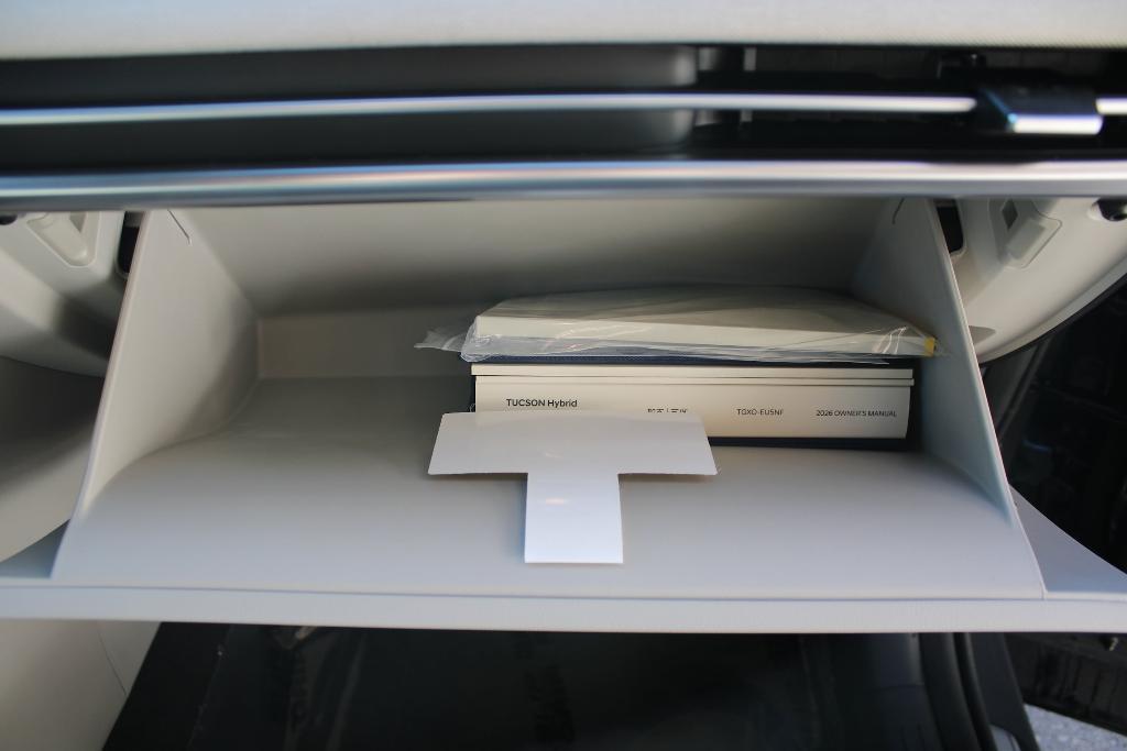 new 2026 Hyundai TUCSON Hybrid car, priced at $42,853