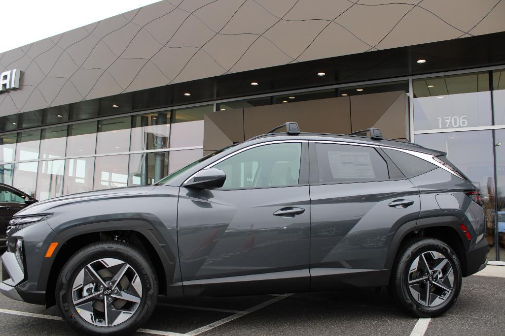 new 2026 Hyundai TUCSON Hybrid car, priced at $34,168