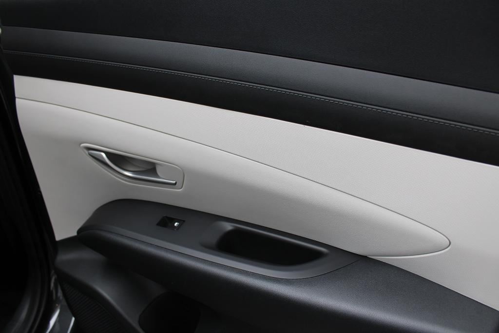 new 2026 Hyundai TUCSON Hybrid car, priced at $34,168