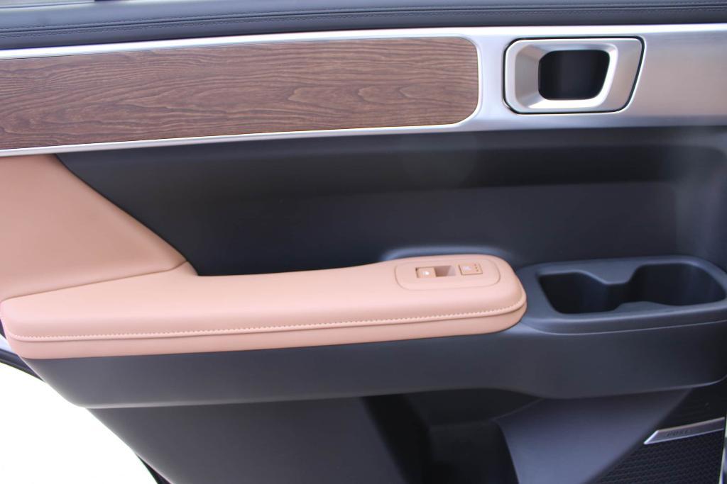 new 2026 Hyundai SANTA FE HEV car, priced at $52,590