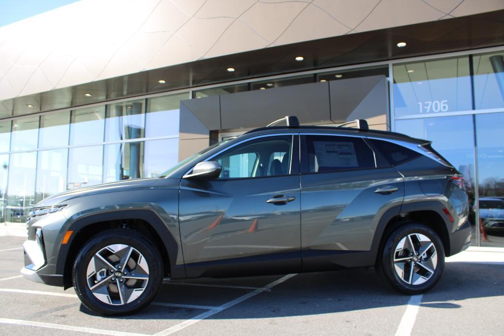 new 2026 Hyundai TUCSON Hybrid car, priced at $34,168