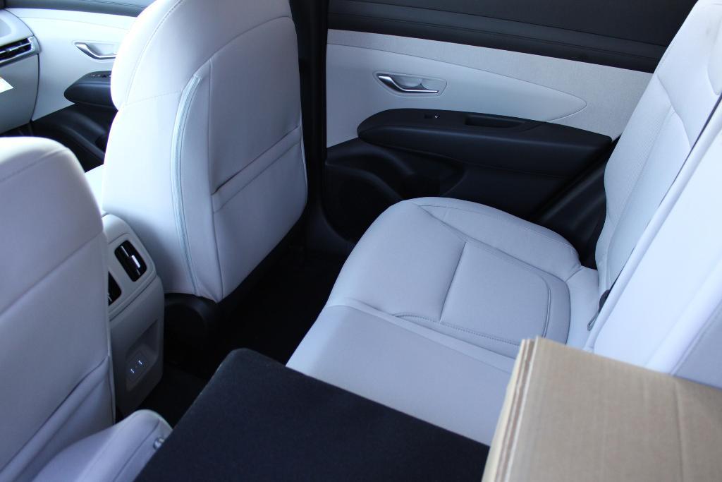 new 2025 Hyundai TUCSON Plug-In Hybrid car, priced at $39,376