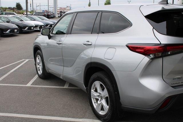 used 2023 Toyota Highlander car, priced at $29,147